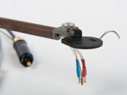 Reed 2A series tonearm, Black edition, azimuth adjustment closeup
